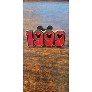Disney 1999 Mickey Pin
